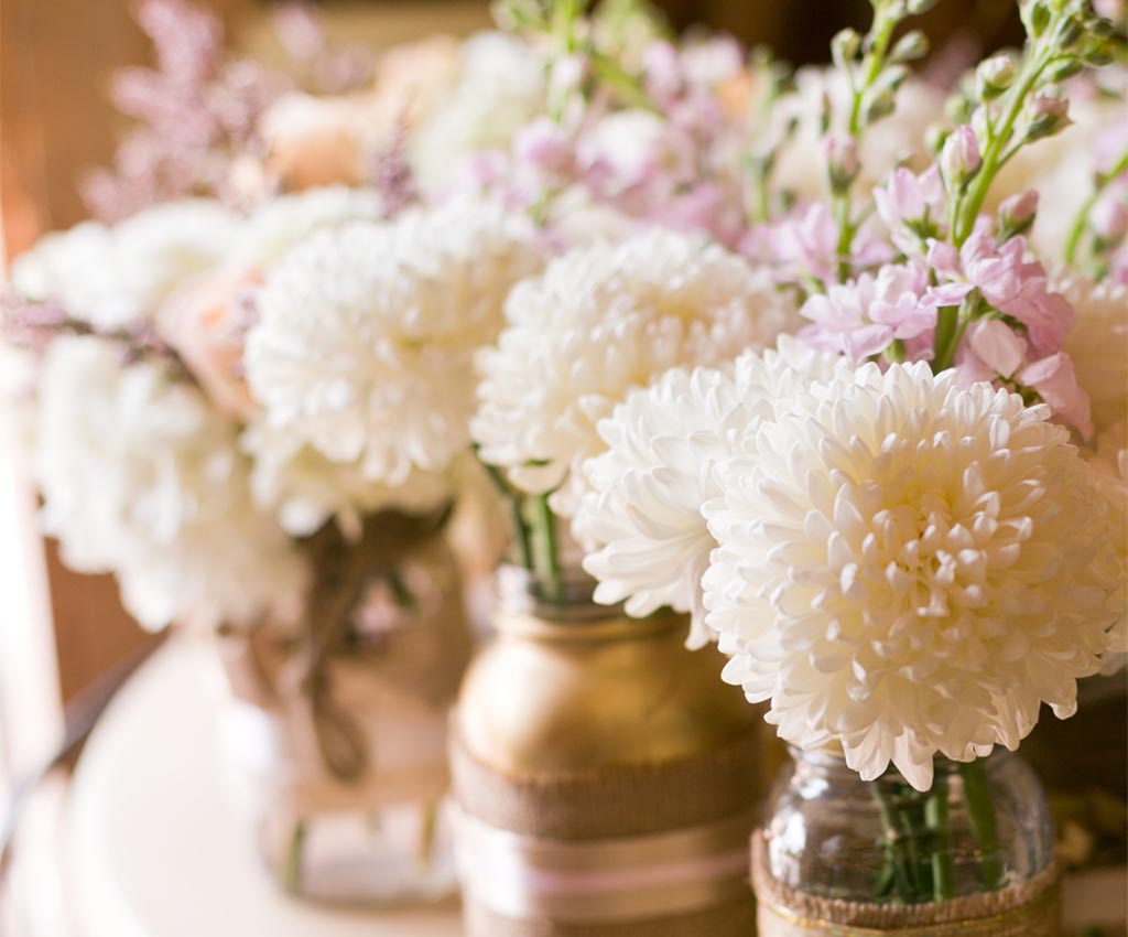 Top 6 Tips to Save Big on Your Wedding Flowers