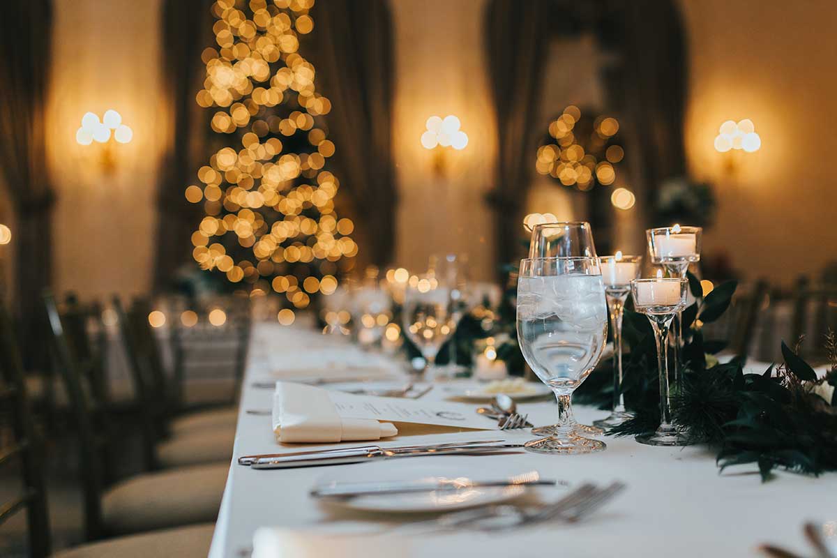 10 Ideas for a Classy Christmas Wedding